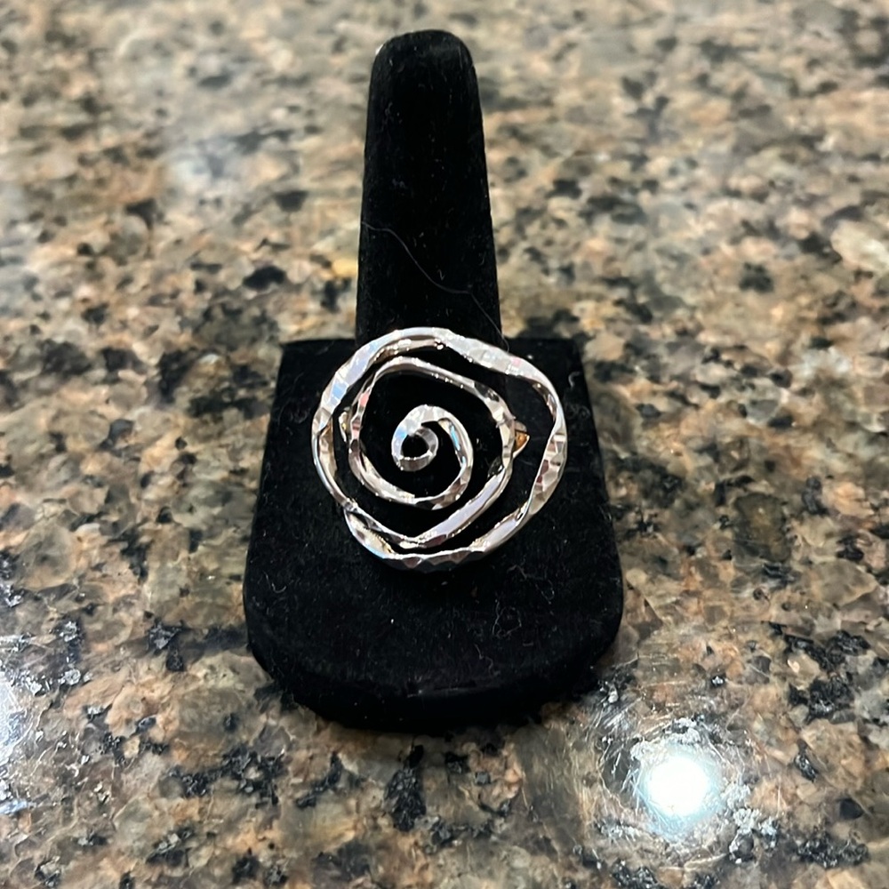 Beautiful Whirlpool Statement Ring